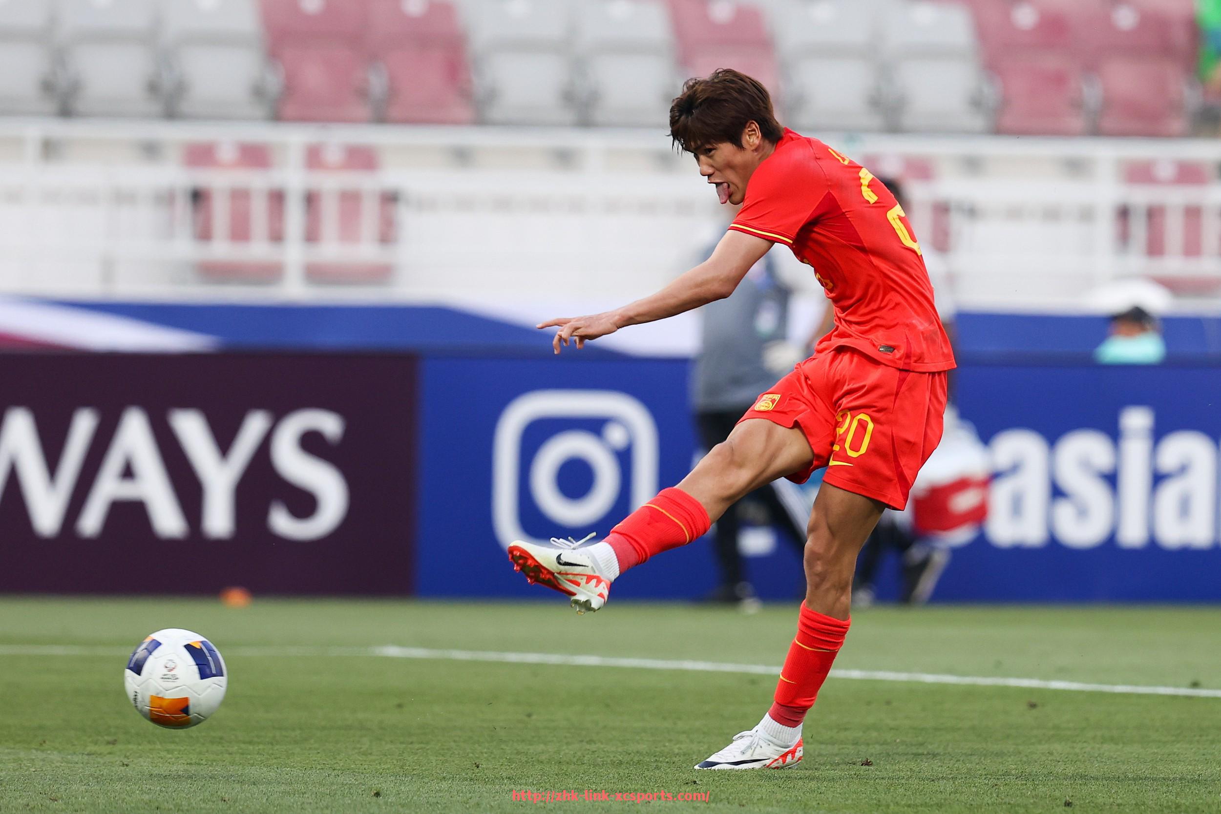 杏彩体育-英超球衣胸前花纹与图案背后的设计寓意