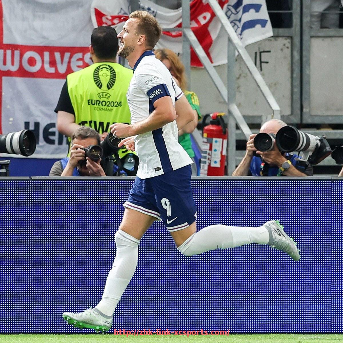 杏彩体育-德甲蓝白配色球队最新比赛比分及历史数据盘点